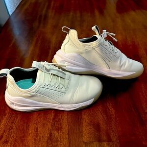 👩‍⚕️ 💥 COVE brand white shoes for nursing. Super comfy